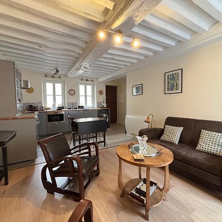 Les Remparts Apt Spacieux 1 Er Etage Renove Joliment Decore Bien Equipe Plein Centre Bayeux Proche Plages Du Debarquement Parking Gratuit A Proximite Exterior photo