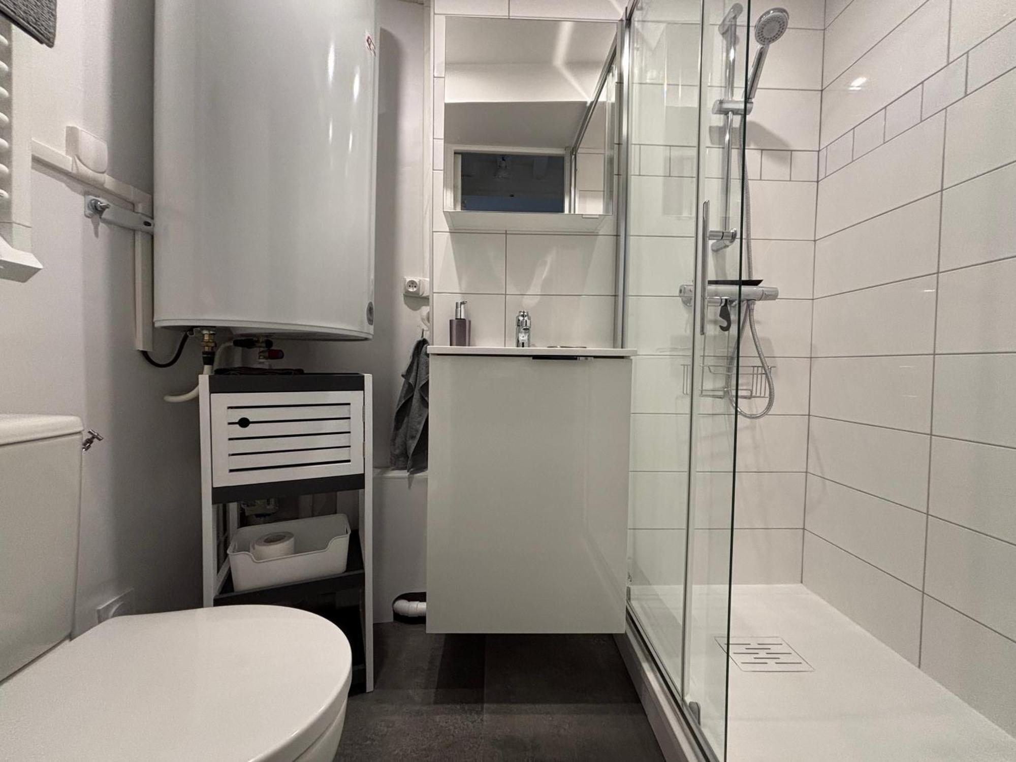 Les Remparts Apt Spacieux 1 Er Etage Renove Joliment Decore Bien Equipe Plein Centre Bayeux Proche Plages Du Debarquement Parking Gratuit A Proximite Exterior photo